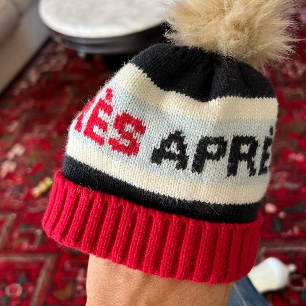 Mark & Graham APRÈS SKI POM POM HAT & BOOTIE SET